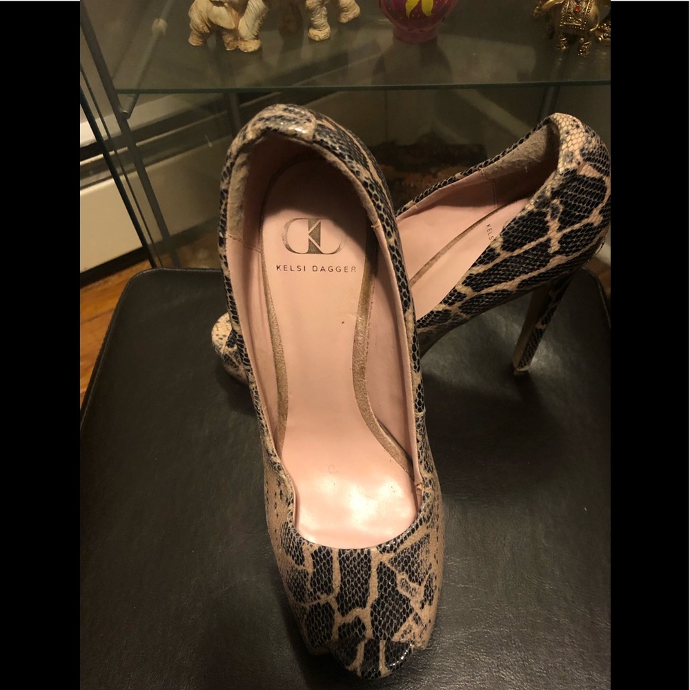 Kelsi Dagger pink & black snake skin high heels shoes